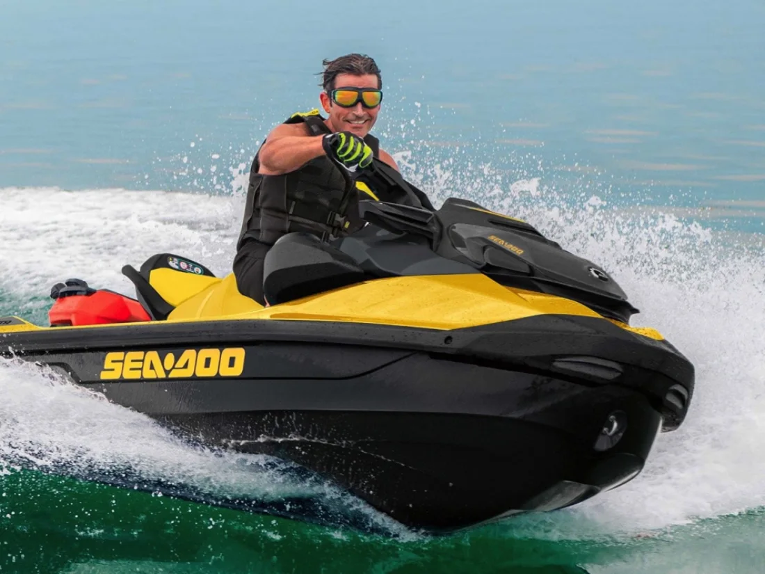 Гидроцикл Sea-Doo на воде — ATE Motors, Бишкек